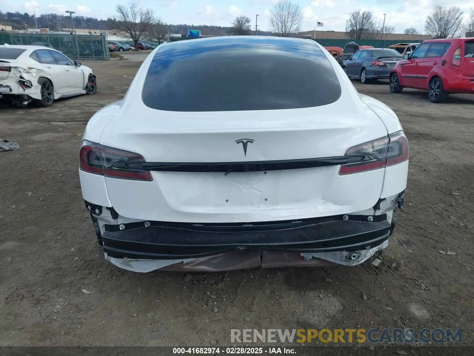 15 fotografías del automóvil dañado 5YJSA1E50NF469579 TESLA MODEL S 2022