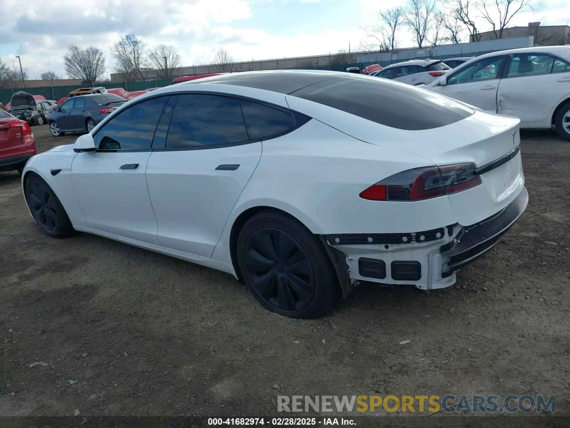 3 fotografías del automóvil dañado 5YJSA1E50NF469579 TESLA MODEL S 2022