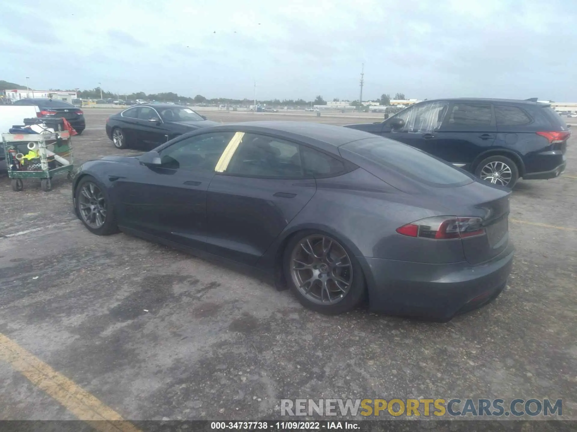 3 fotografías del automóvil dañado 5YJSA1E50NF470246 TESLA MODEL S 2022