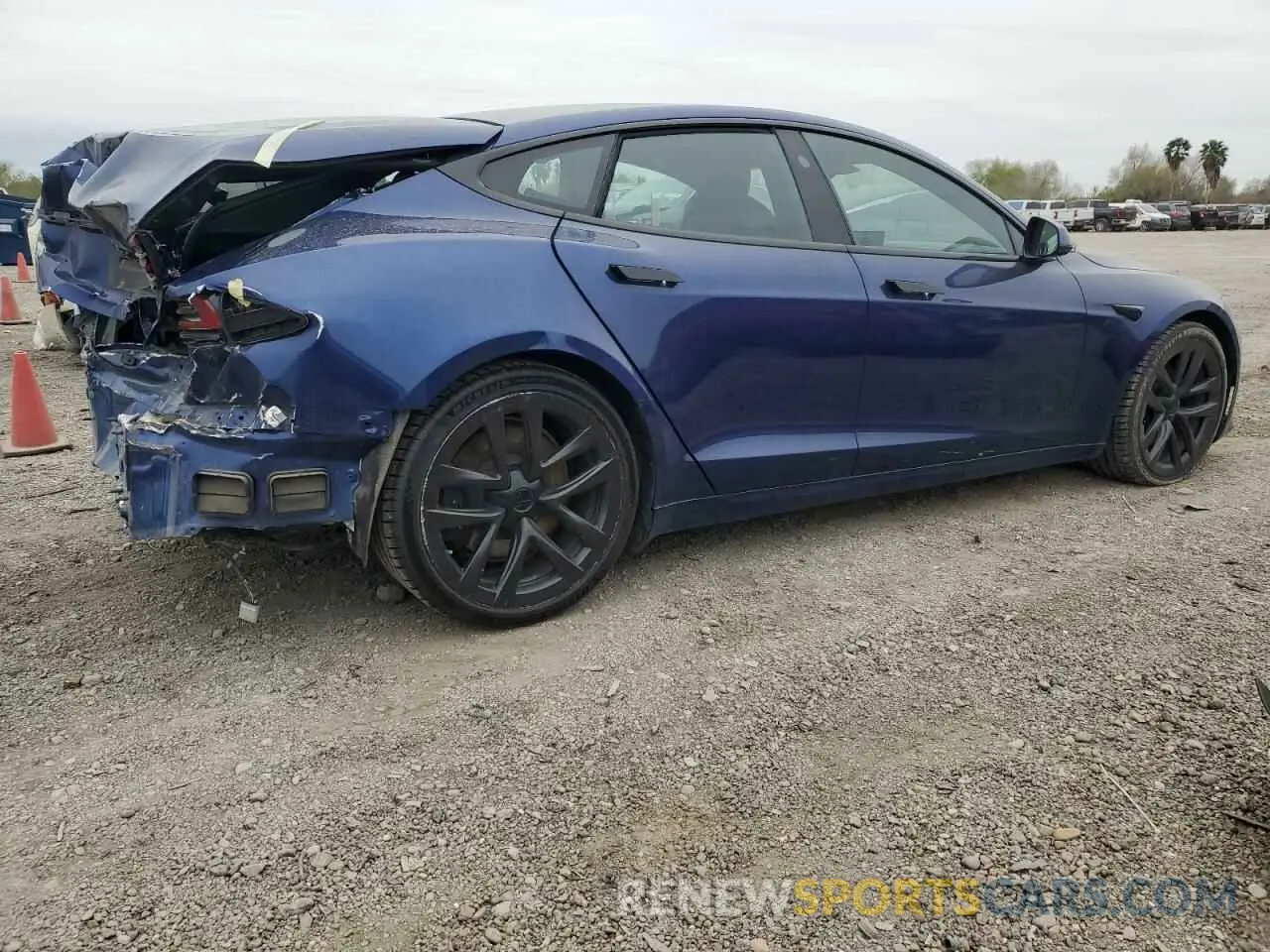 3 fotografías del automóvil dañado 5YJSA1E50NF477407 TESLA MODEL S 2022