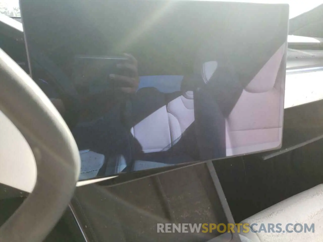 9 fotografías del automóvil dañado 5YJSA1E50NF477973 TESLA MODEL S 2022