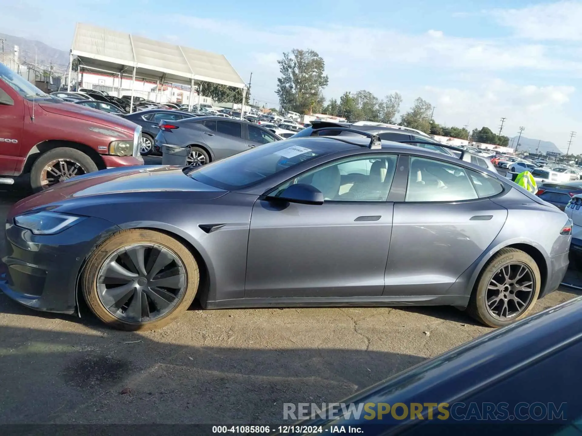 15 fotografías del automóvil dañado 5YJSA1E50NF482719 TESLA MODEL S 2022