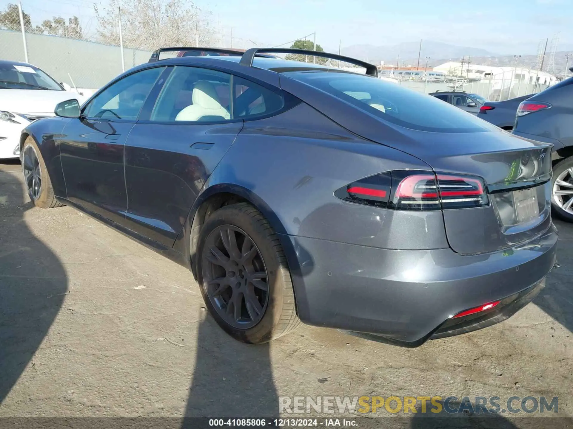 3 fotografías del automóvil dañado 5YJSA1E50NF482719 TESLA MODEL S 2022