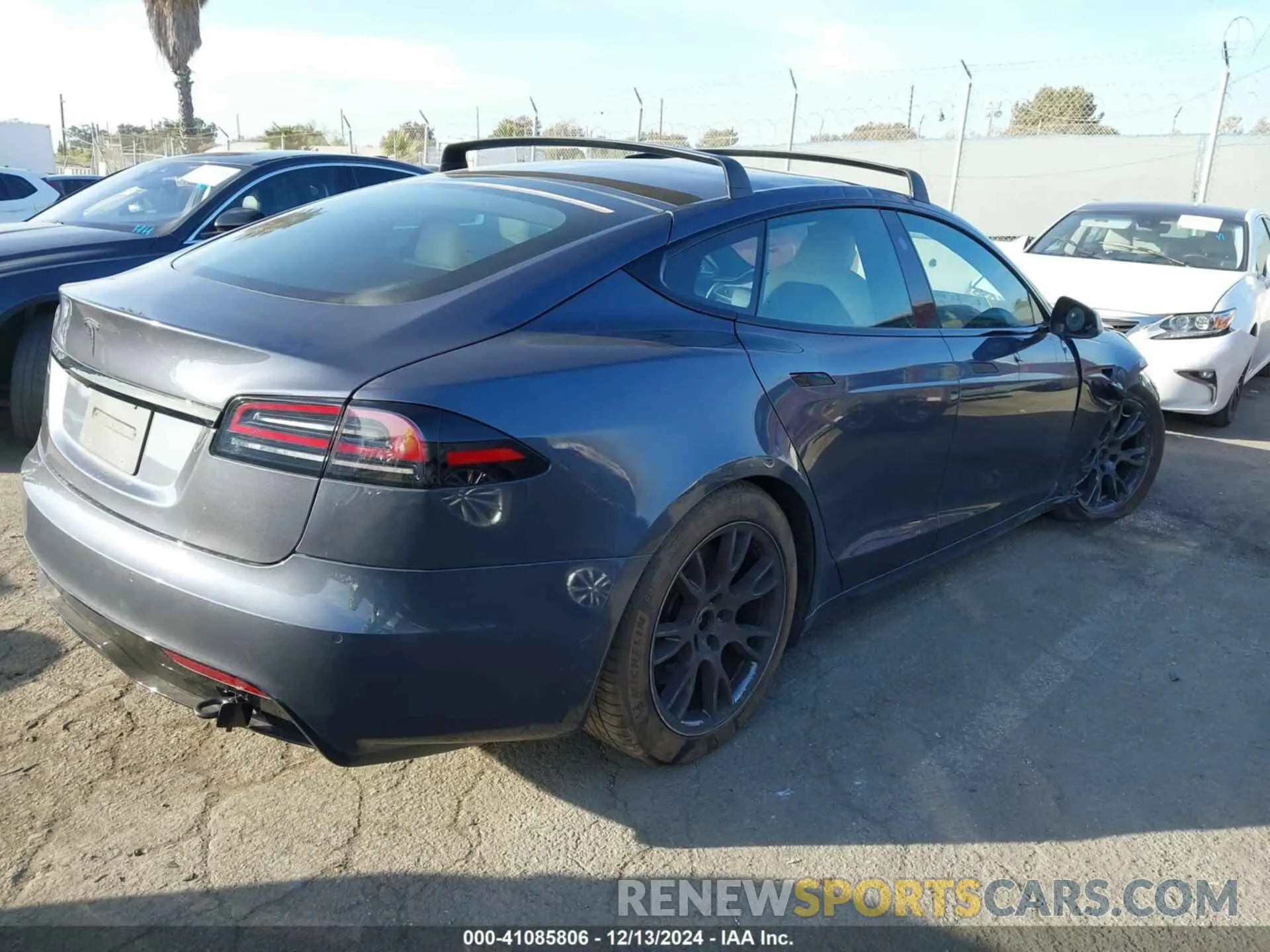 4 fotografías del automóvil dañado 5YJSA1E50NF482719 TESLA MODEL S 2022