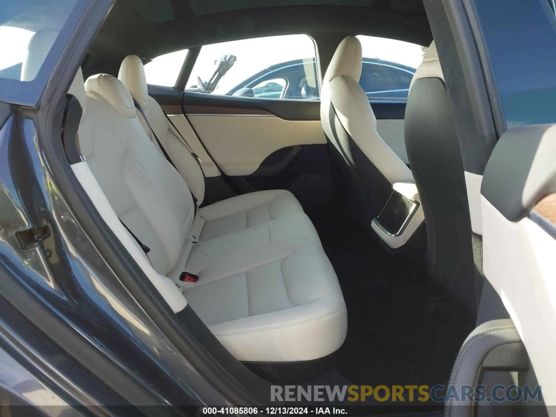 8 fotografías del automóvil dañado 5YJSA1E50NF482719 TESLA MODEL S 2022