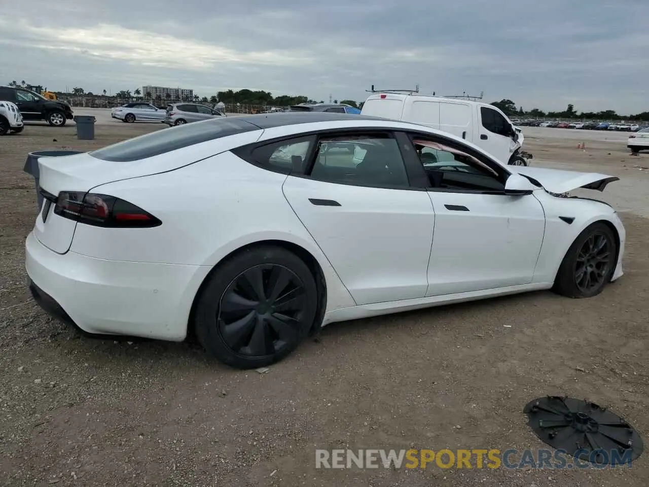3 fotografías del automóvil dañado 5YJSA1E50NF486446 TESLA MODEL S 2022