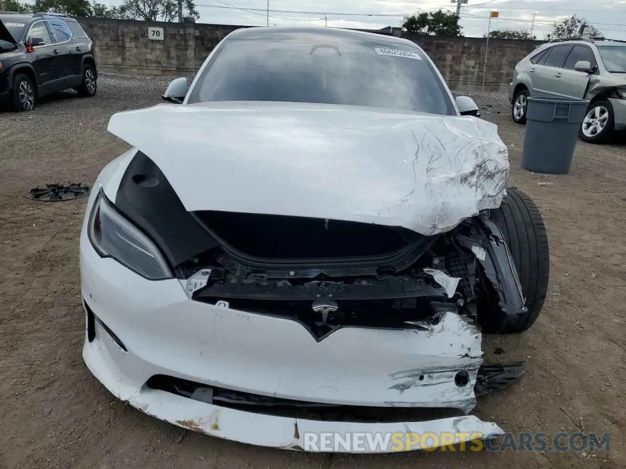 5 fotografías del automóvil dañado 5YJSA1E50NF486446 TESLA MODEL S 2022