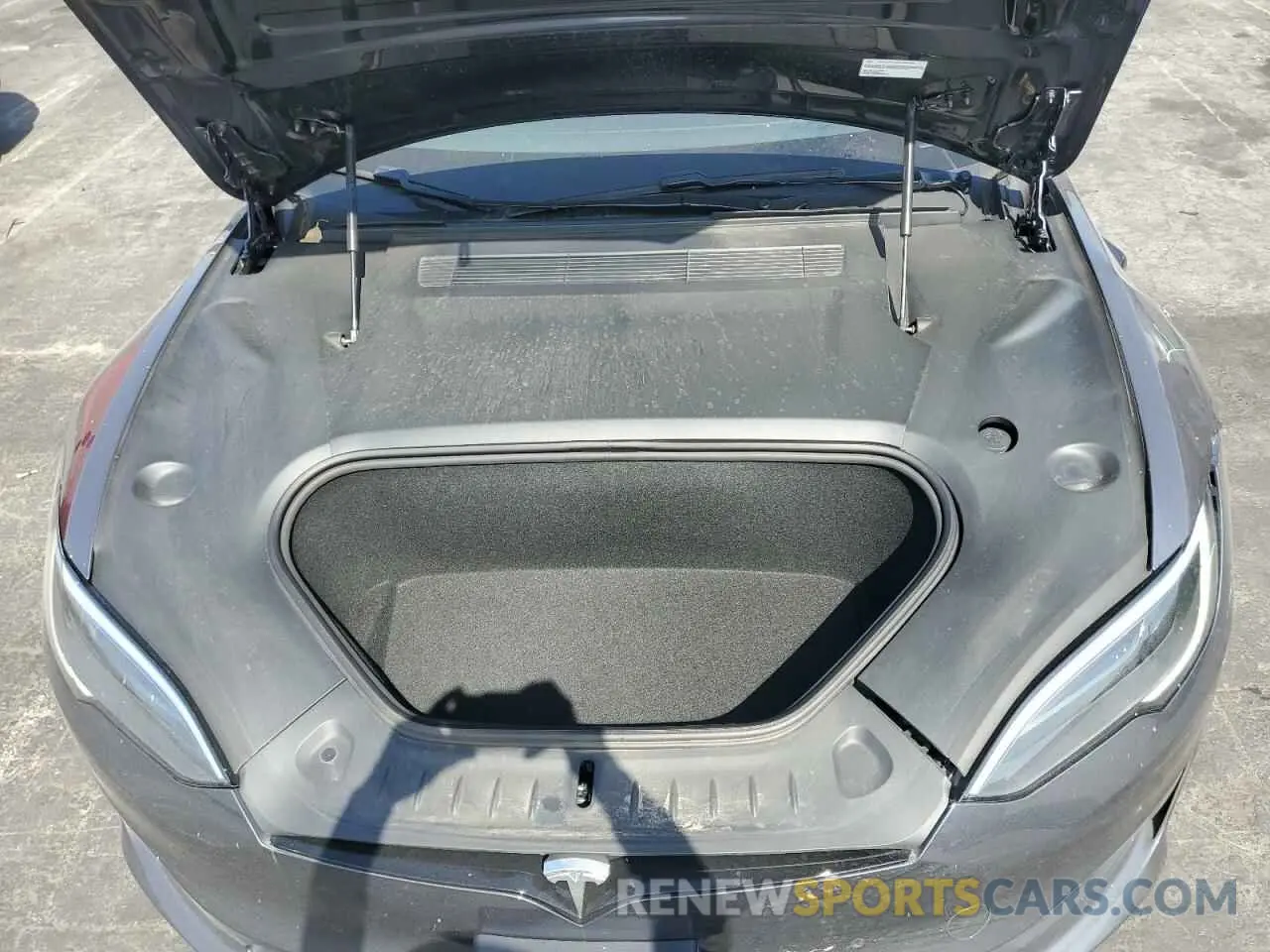 11 fotografías del automóvil dañado 5YJSA1E50NF490092 TESLA MODEL S 2022