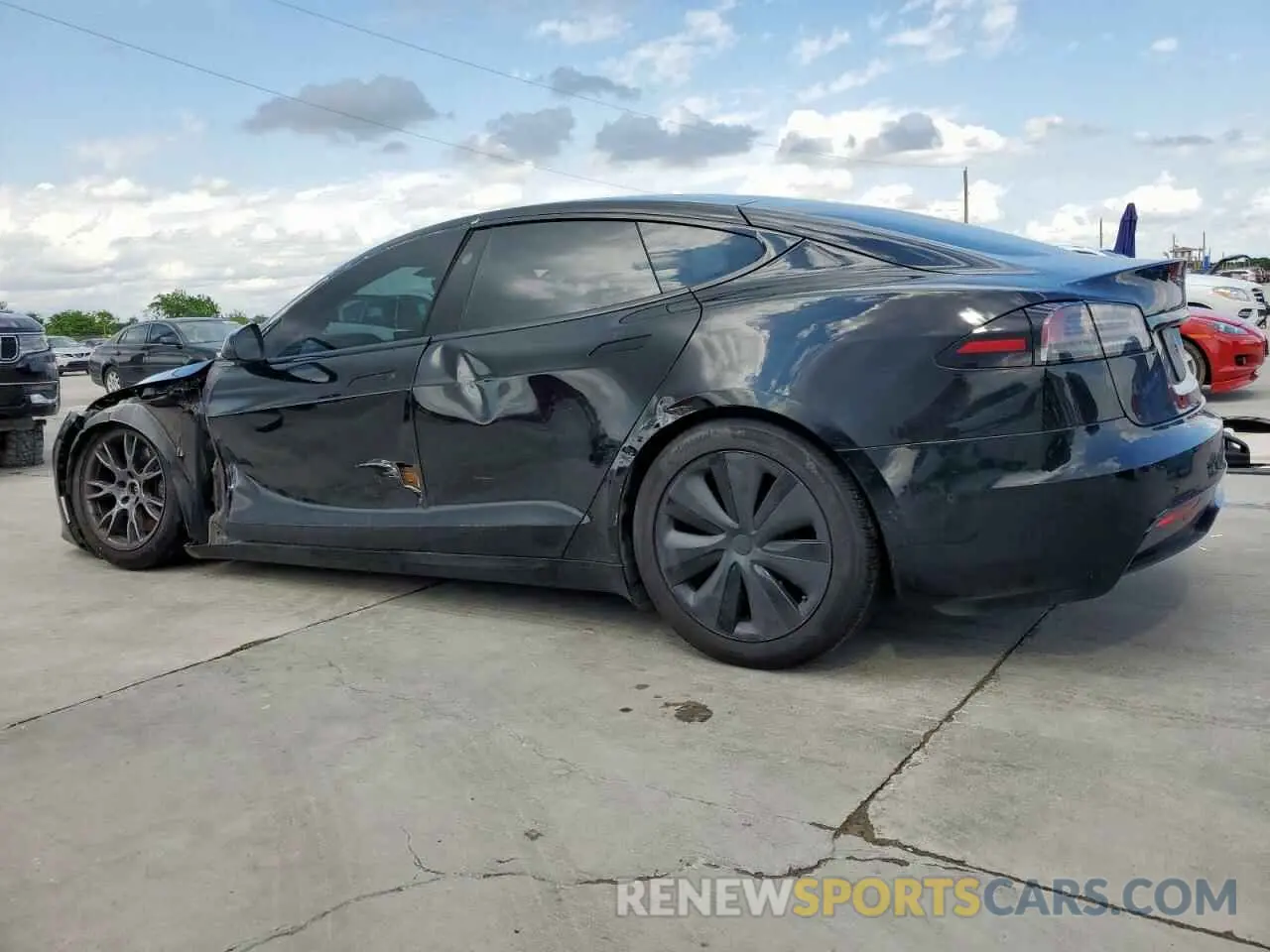 2 fotografías del automóvil dañado 5YJSA1E50NF492117 TESLA MODEL S 2022