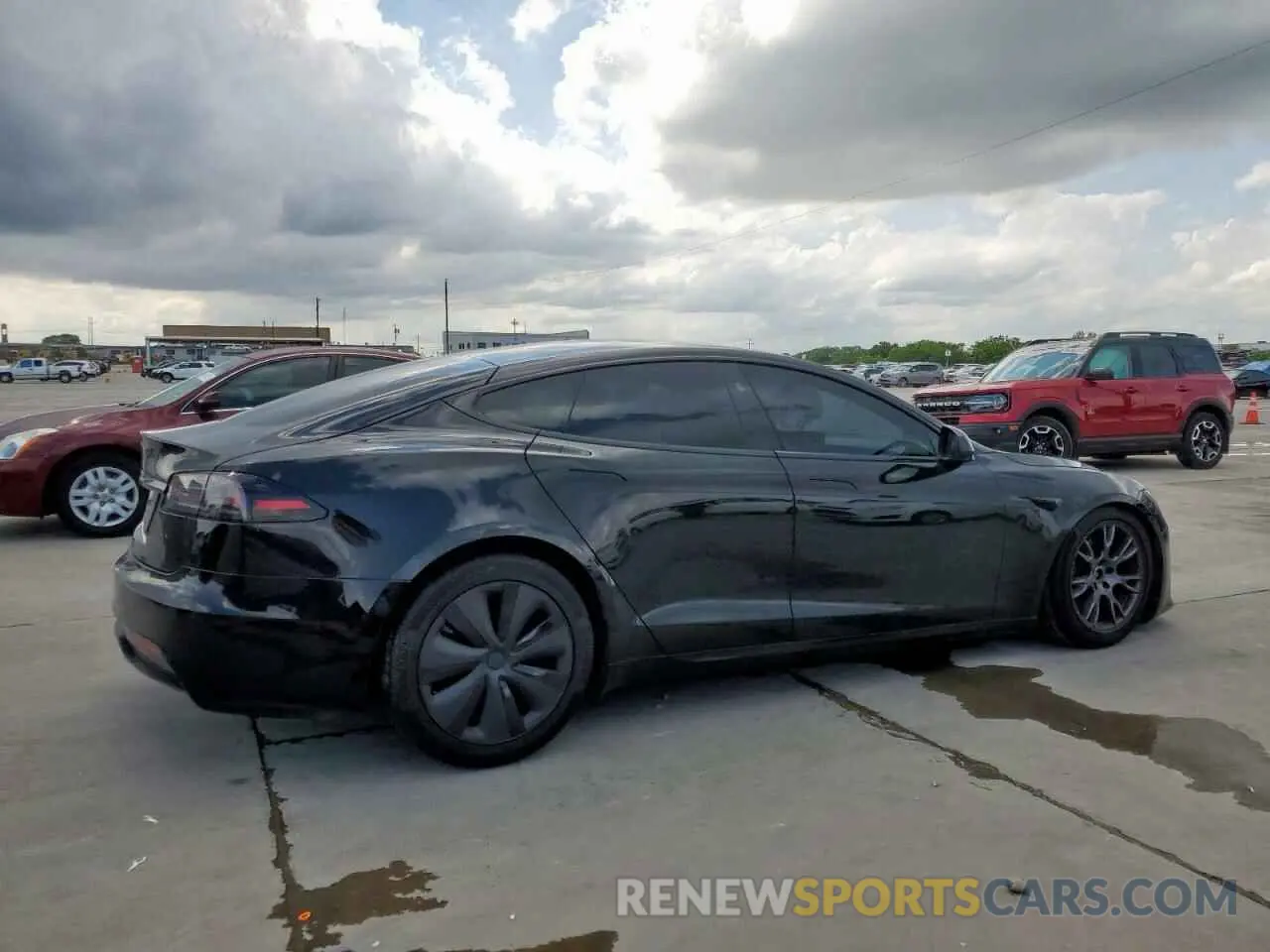 3 fotografías del automóvil dañado 5YJSA1E50NF492117 TESLA MODEL S 2022