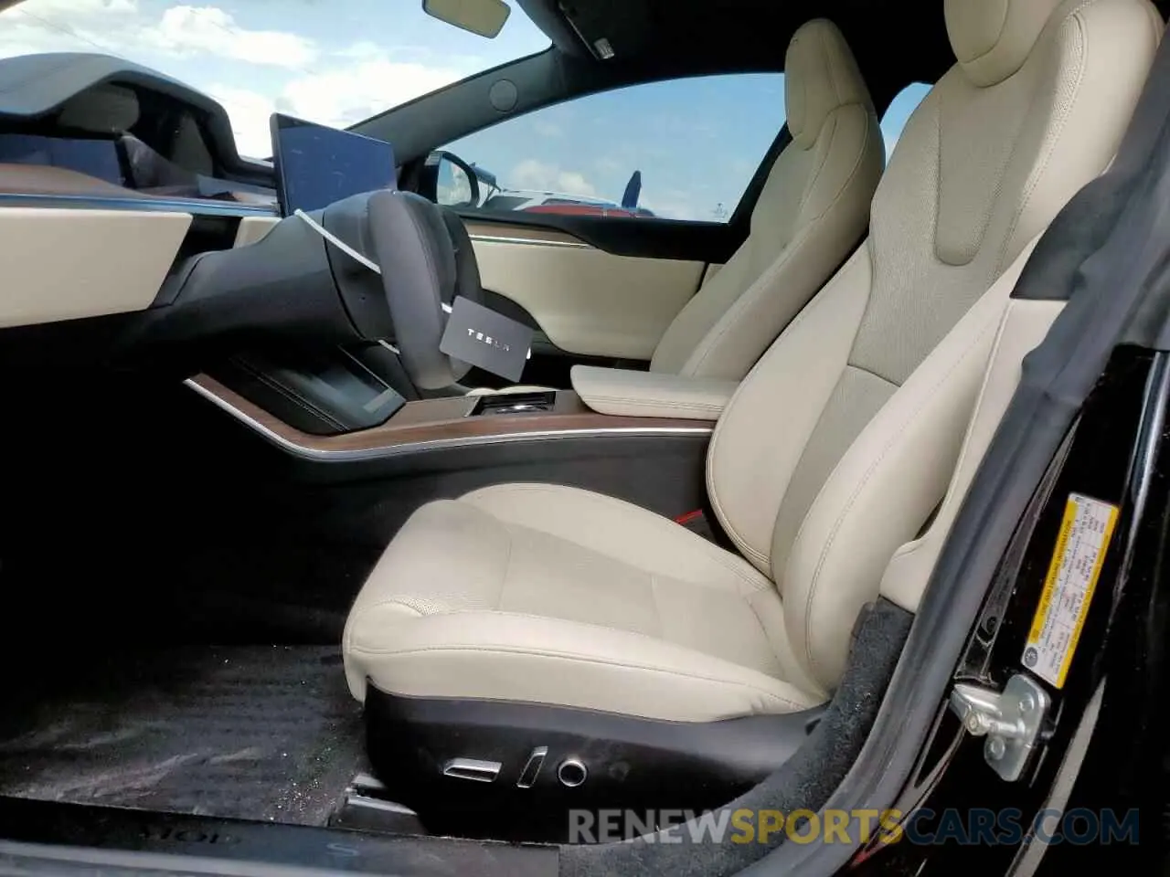 7 fotografías del automóvil dañado 5YJSA1E50NF492117 TESLA MODEL S 2022