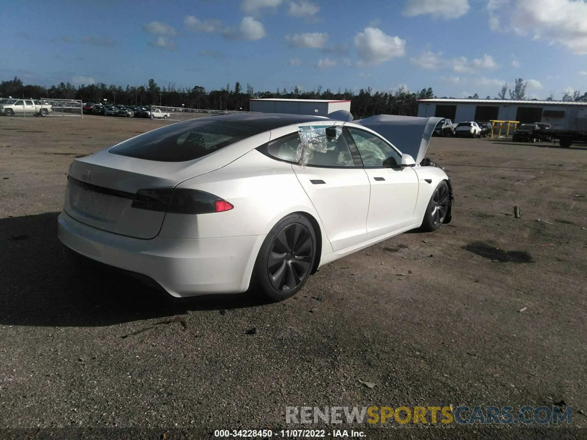 4 fotografías del automóvil dañado 5YJSA1E51NF458817 TESLA MODEL S 2022