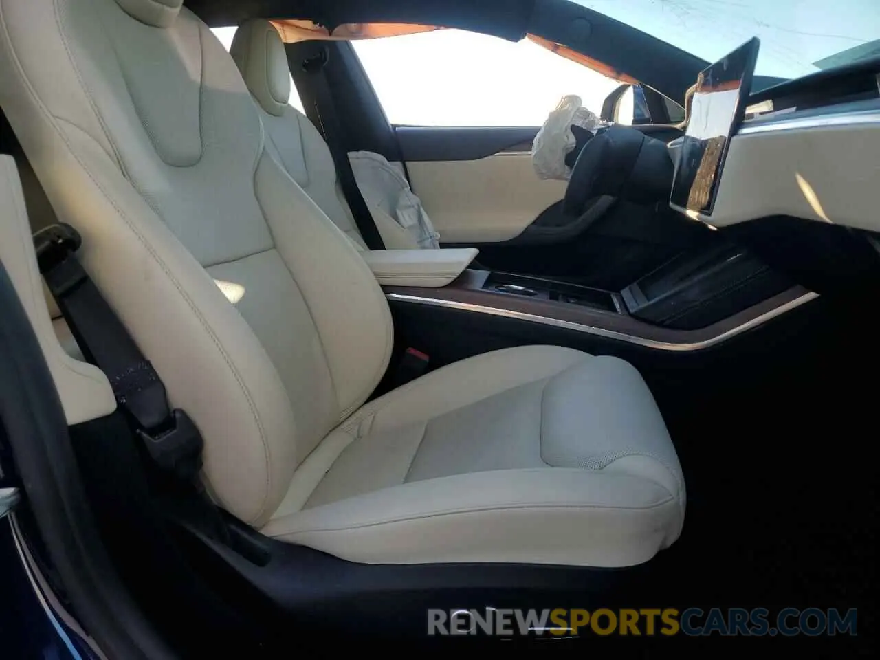 7 fotografías del automóvil dañado 5YJSA1E51NF460731 TESLA MODEL S 2022