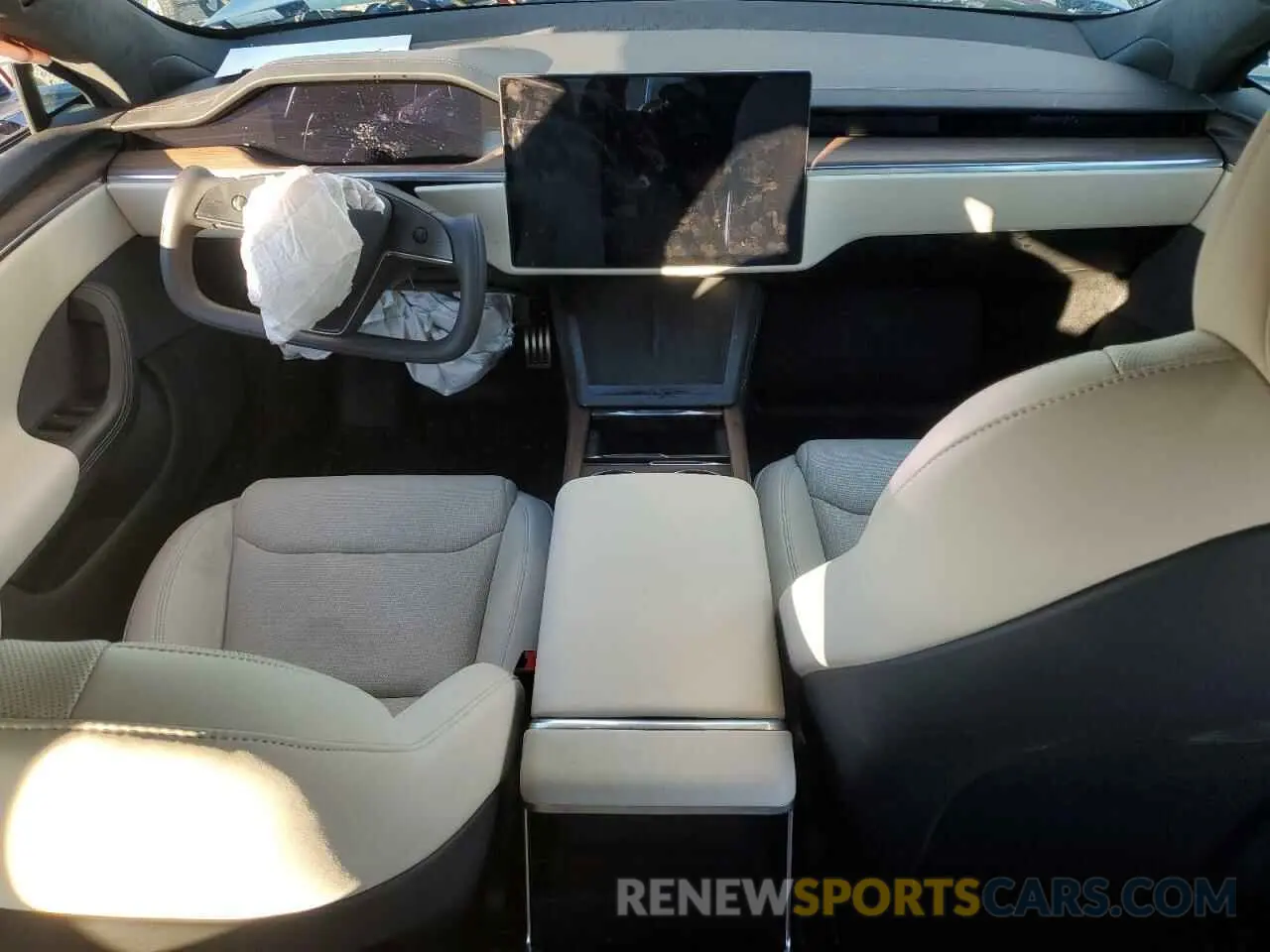 8 fotografías del automóvil dañado 5YJSA1E51NF460731 TESLA MODEL S 2022