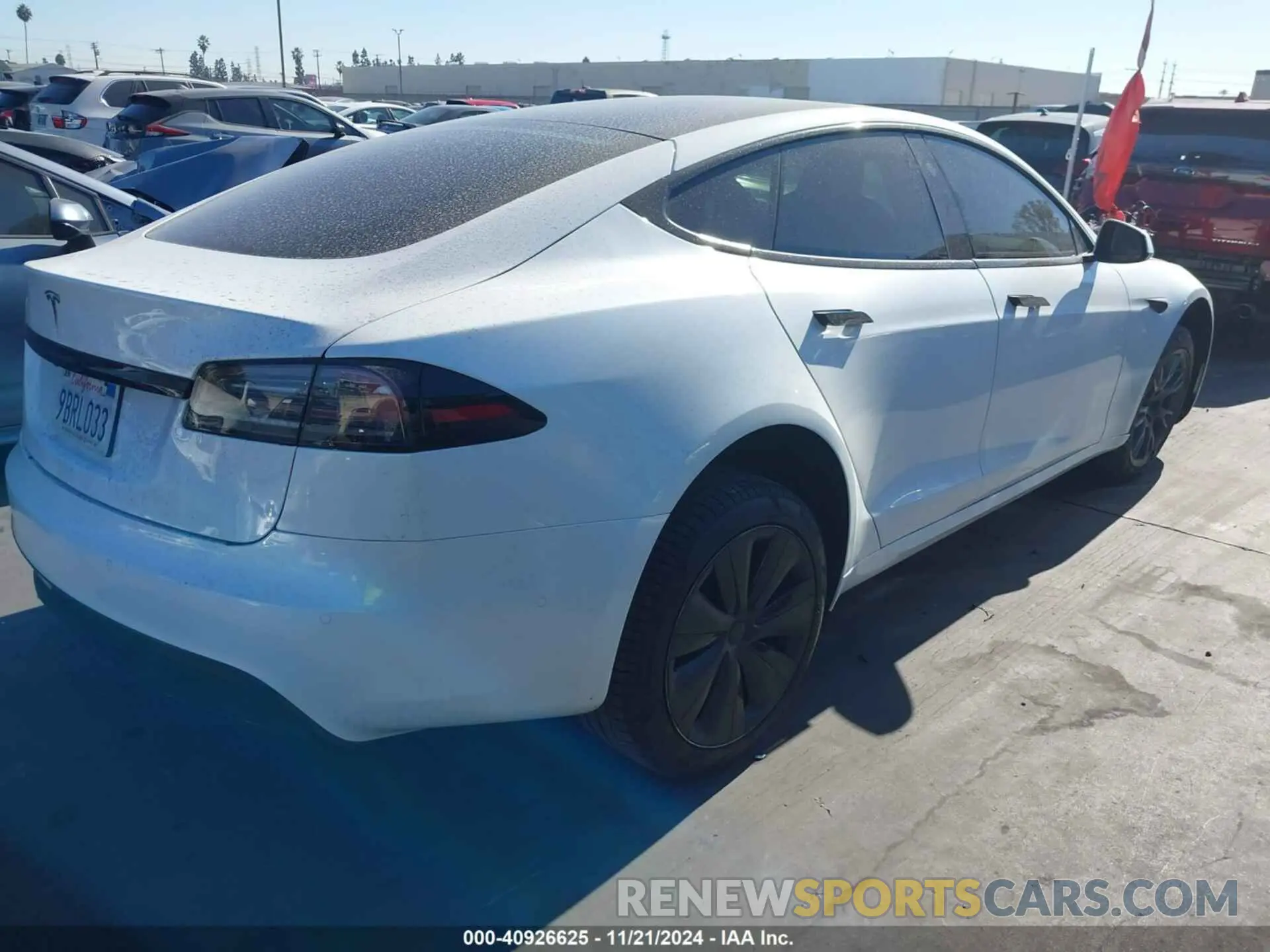 4 fotografías del automóvil dañado 5YJSA1E51NF479943 TESLA MODEL S 2022