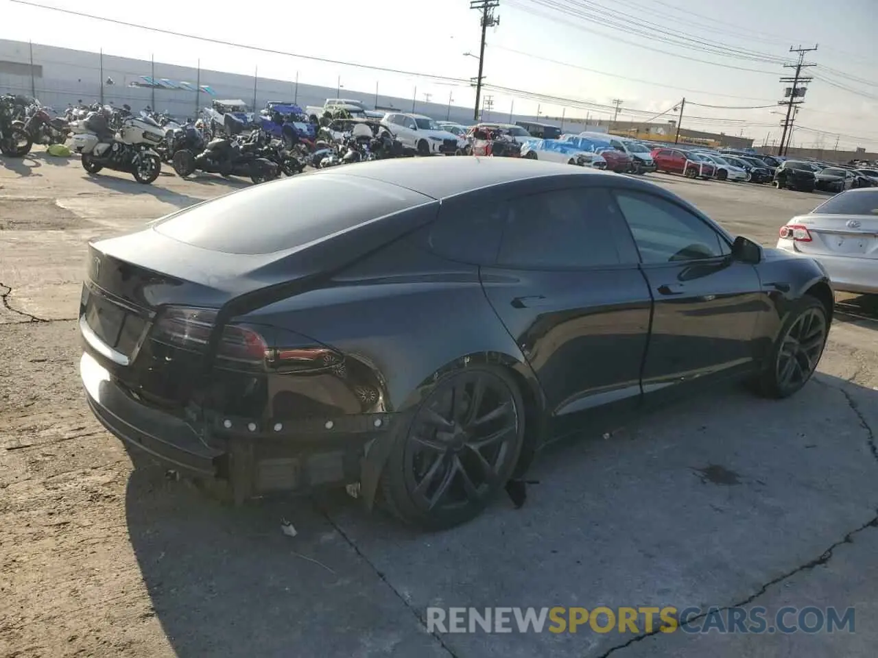 3 fotografías del automóvil dañado 5YJSA1E51NF482745 TESLA MODEL S 2022