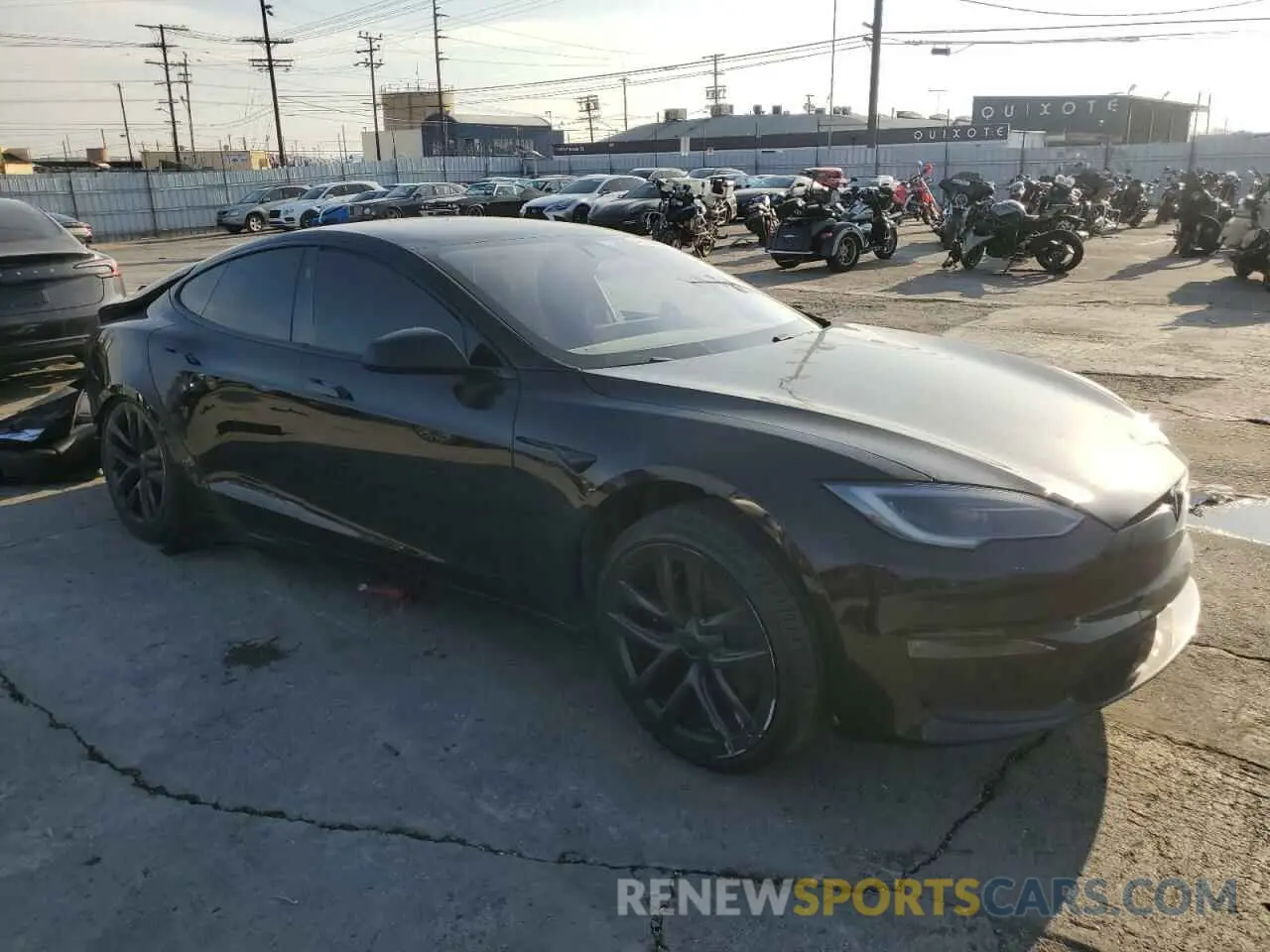 4 fotografías del automóvil dañado 5YJSA1E51NF482745 TESLA MODEL S 2022