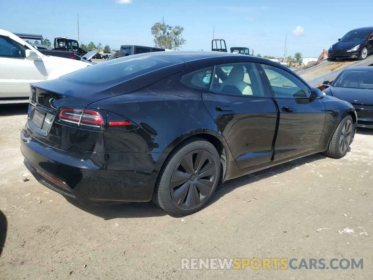 3 fotografías del automóvil dañado 5YJSA1E51NF487329 TESLA MODEL S 2022