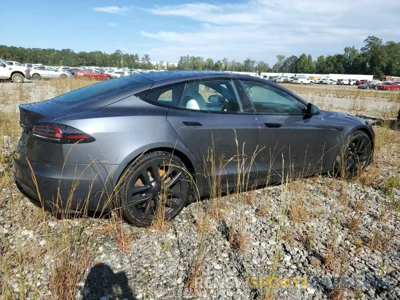 3 fotografías del automóvil dañado 5YJSA1E51NF488545 TESLA MODEL S 2022