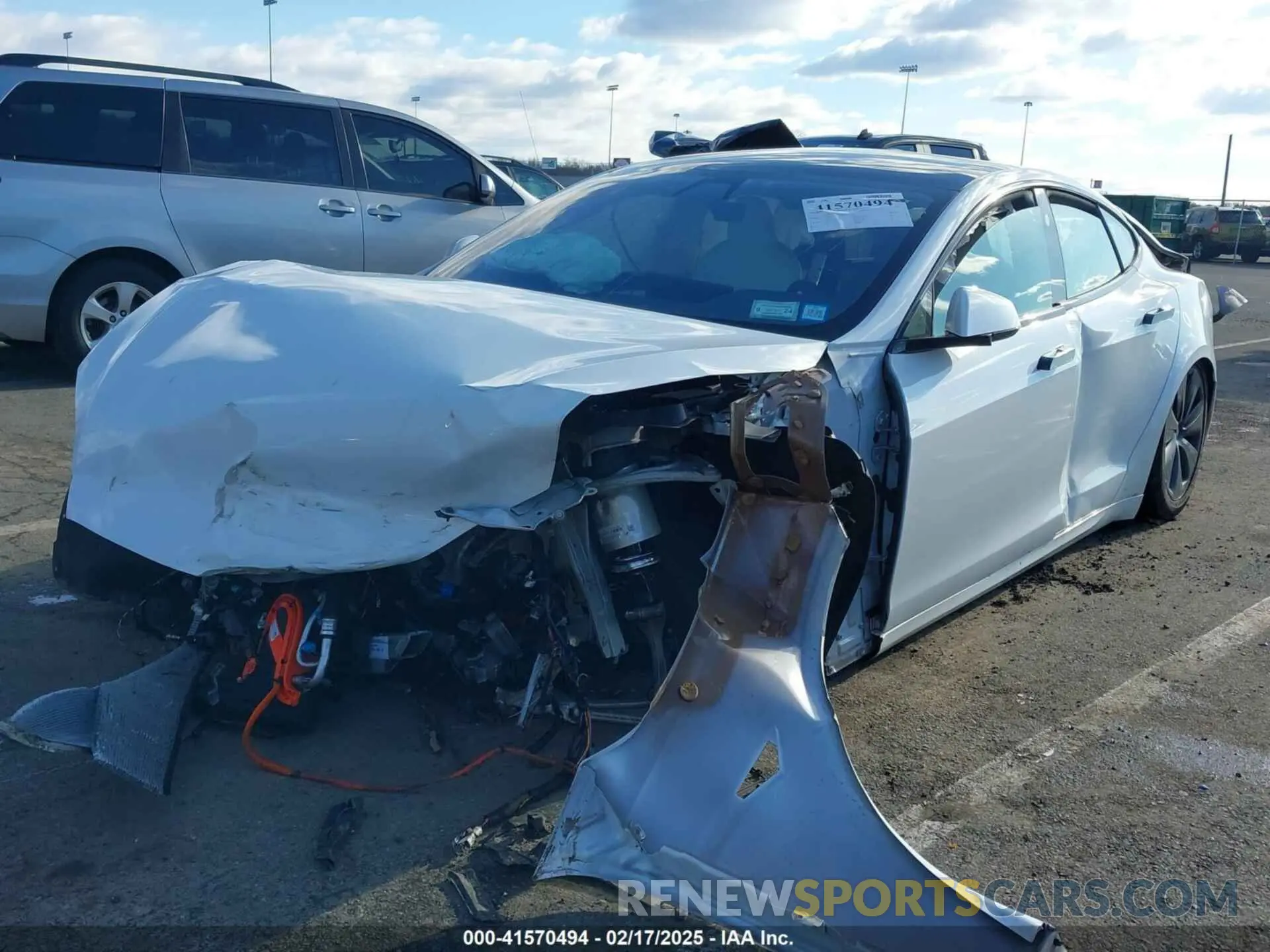 2 fotografías del automóvil dañado 5YJSA1E51NF491493 TESLA MODEL S 2022