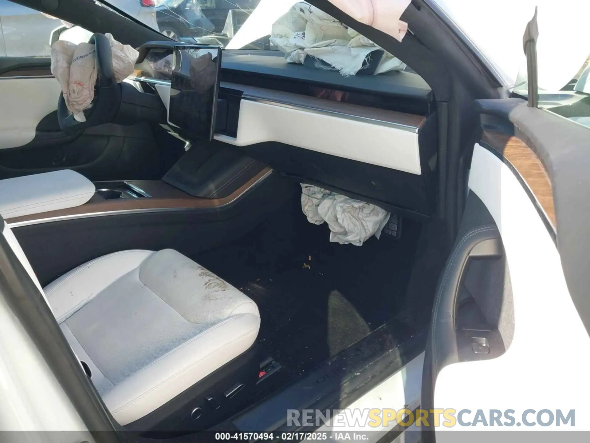 5 fotografías del automóvil dañado 5YJSA1E51NF491493 TESLA MODEL S 2022