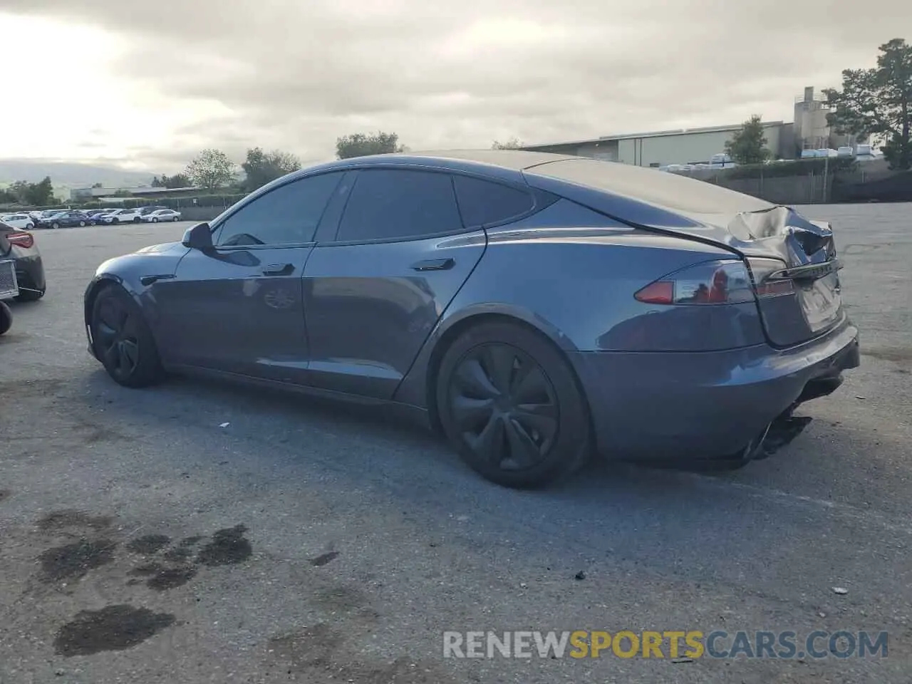 2 fotografías del automóvil dañado 5YJSA1E52NF464464 TESLA MODEL S 2022