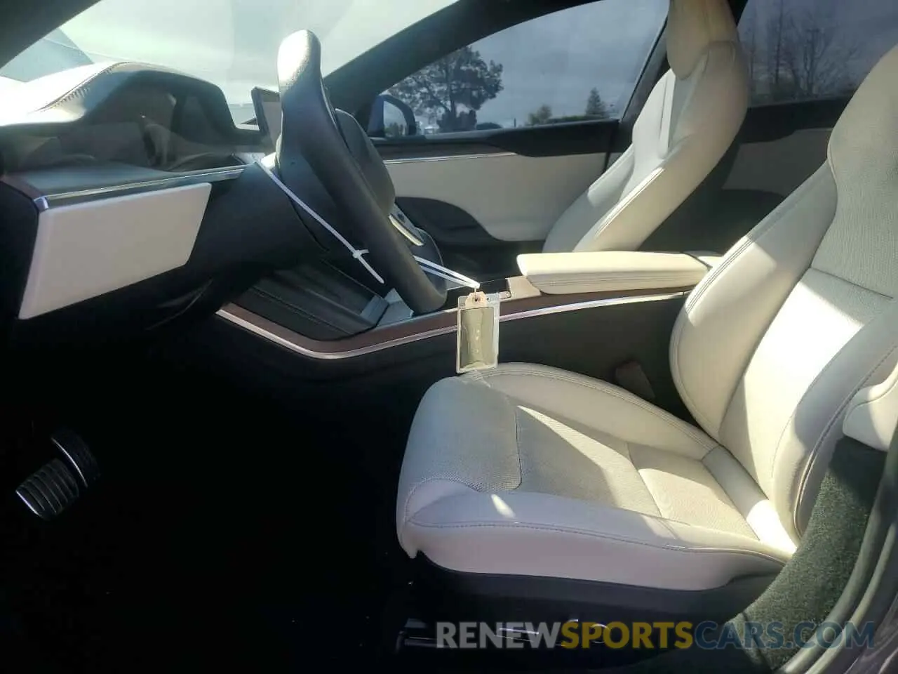 7 fotografías del automóvil dañado 5YJSA1E52NF464464 TESLA MODEL S 2022