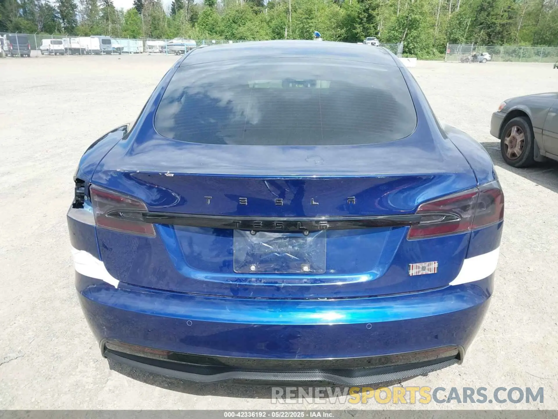 17 fotografías del automóvil dañado 5YJSA1E52NF466702 TESLA MODEL S 2022