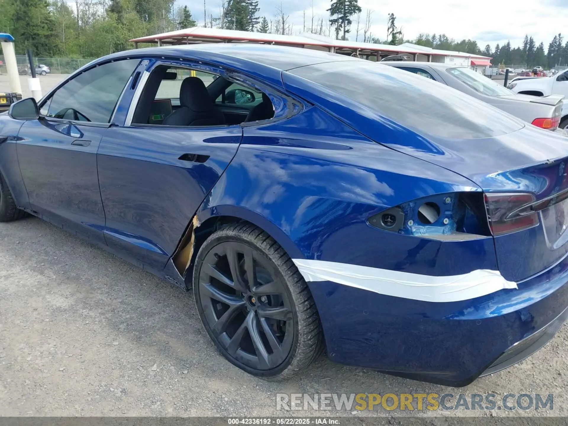22 fotografías del automóvil dañado 5YJSA1E52NF466702 TESLA MODEL S 2022