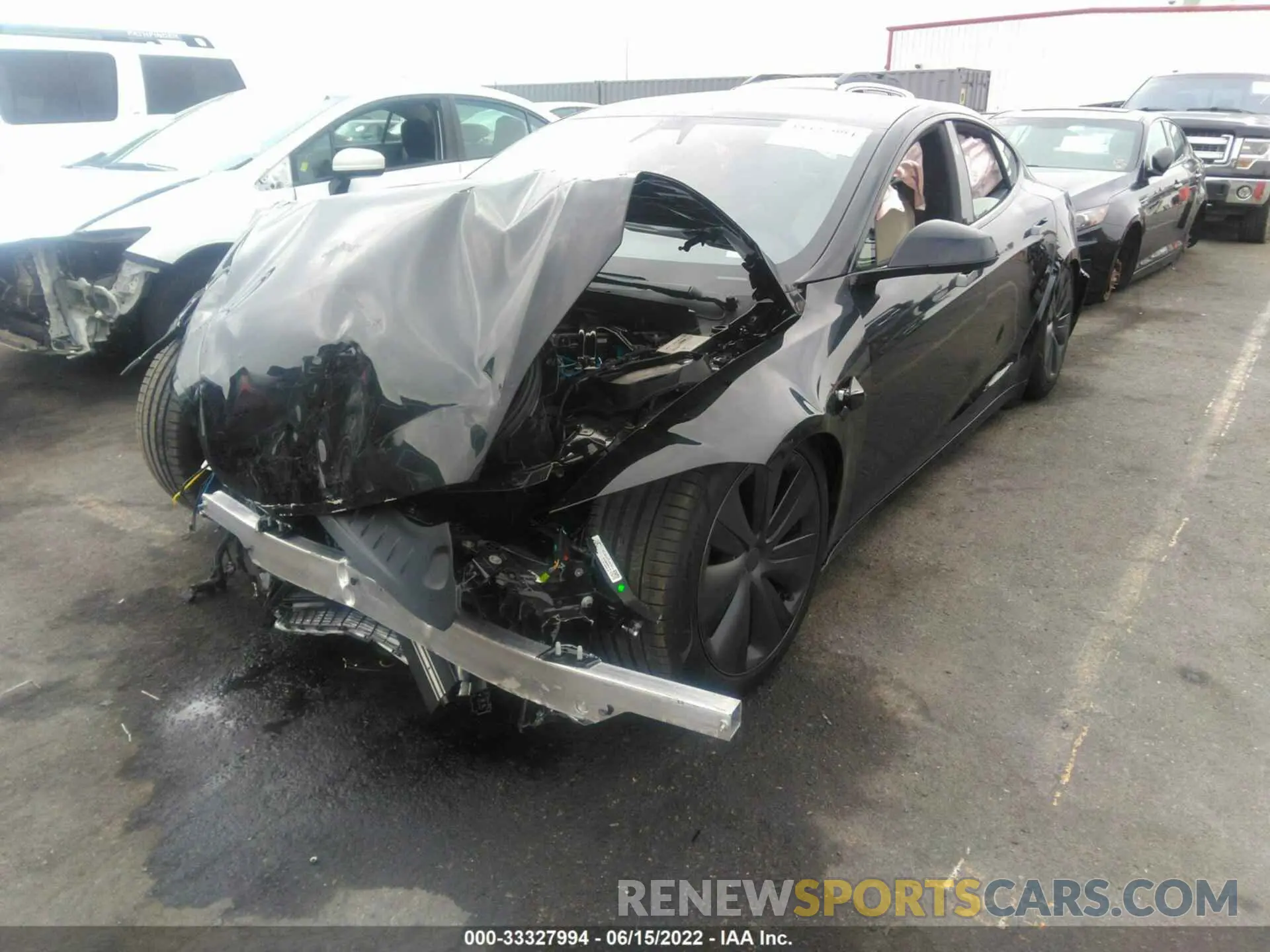 2 fotografías del automóvil dañado 5YJSA1E52NF473939 TESLA MODEL S 2022