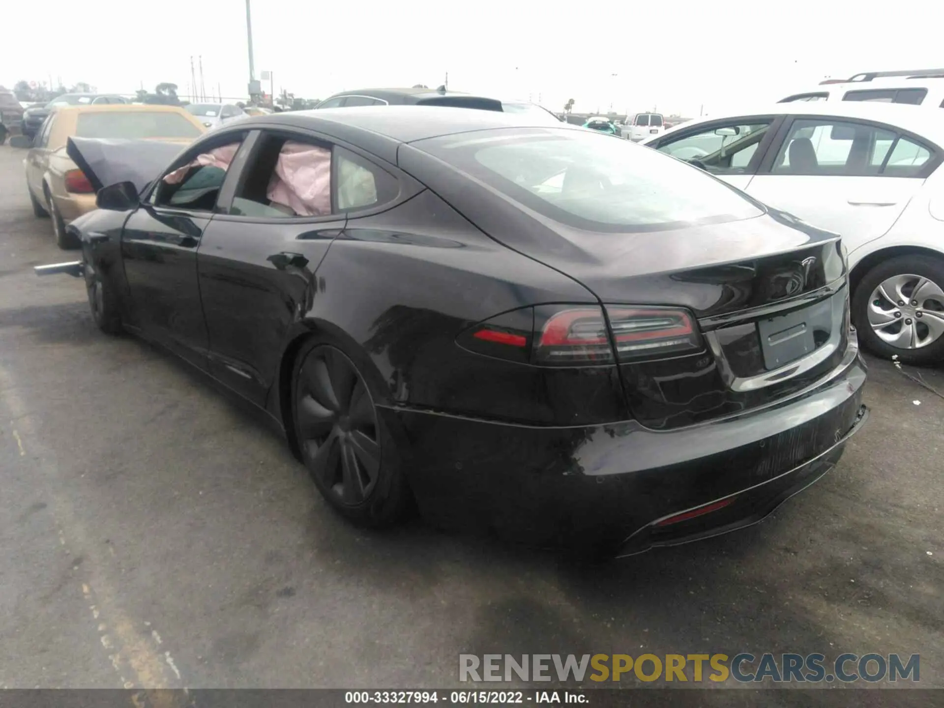 3 fotografías del automóvil dañado 5YJSA1E52NF473939 TESLA MODEL S 2022