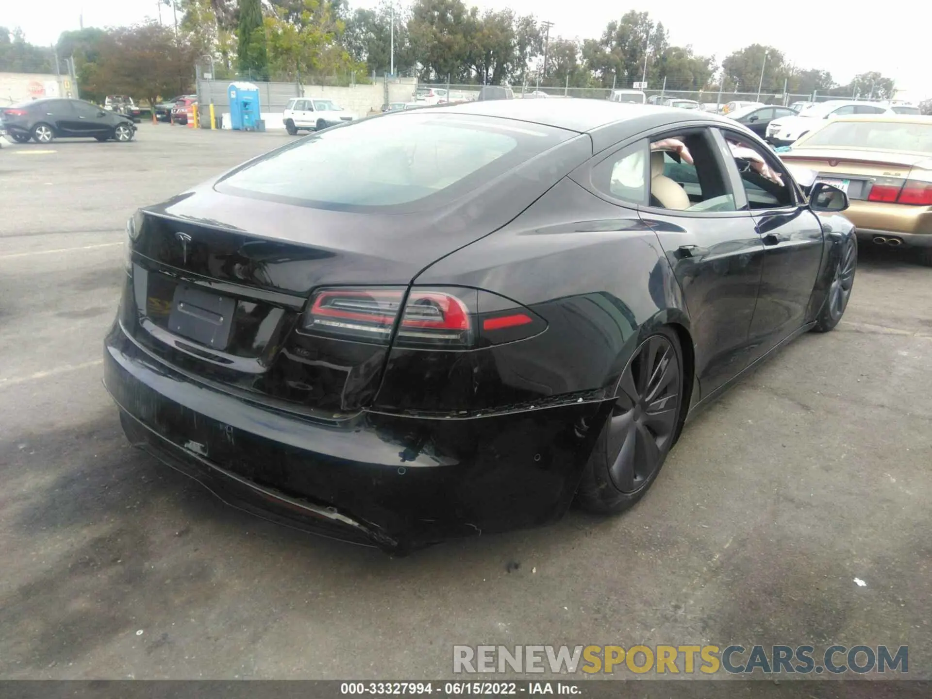 4 fotografías del automóvil dañado 5YJSA1E52NF473939 TESLA MODEL S 2022