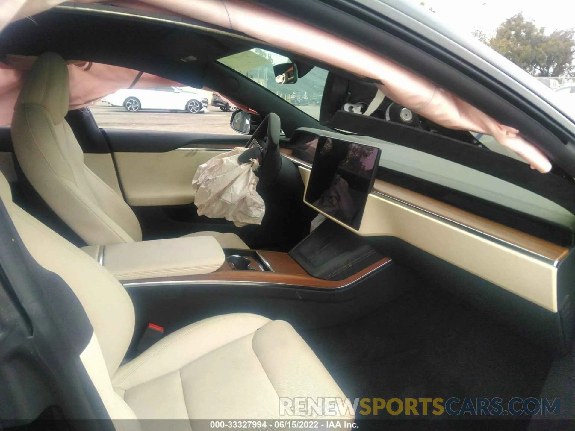 5 fotografías del automóvil dañado 5YJSA1E52NF473939 TESLA MODEL S 2022
