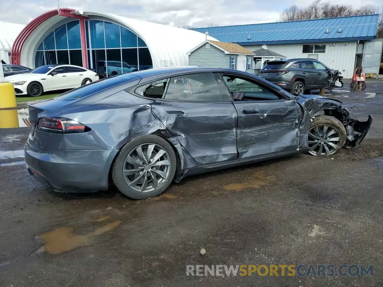 3 fotografías del automóvil dañado 5YJSA1E52NF493608 TESLA MODEL S 2022
