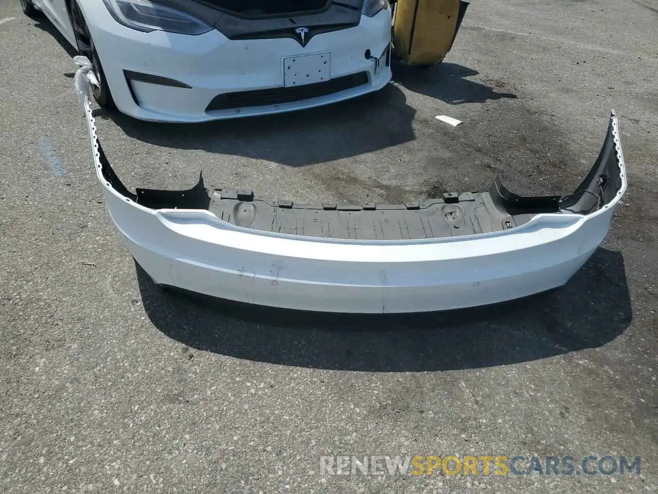 12 fotografías del automóvil dañado 5YJSA1E53NF463307 TESLA MODEL S 2022