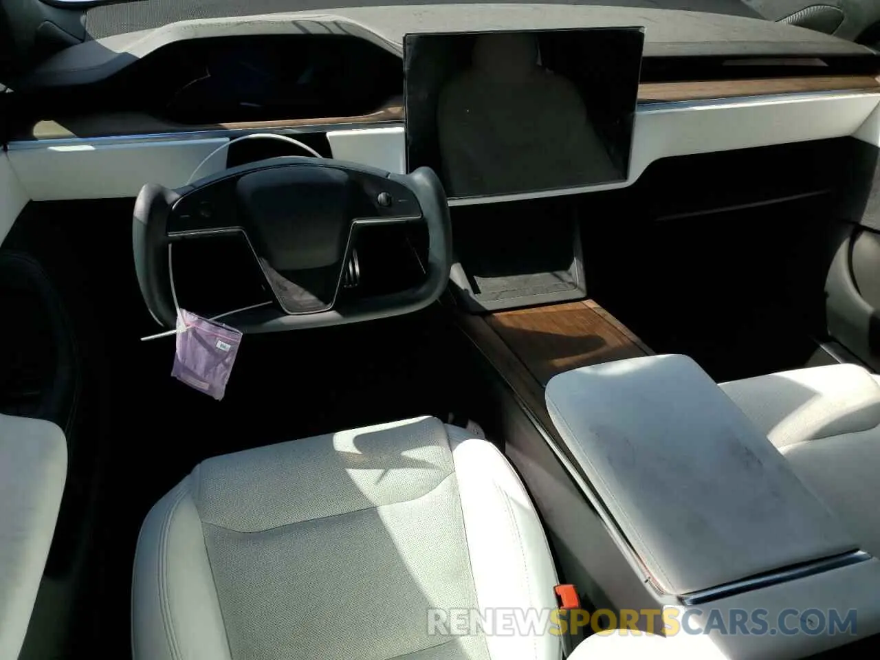 8 fotografías del automóvil dañado 5YJSA1E53NF463307 TESLA MODEL S 2022