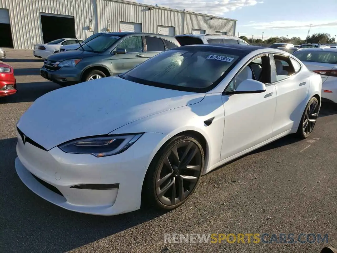 2 fotografías del automóvil dañado 5YJSA1E53NF470516 TESLA MODEL S 2022