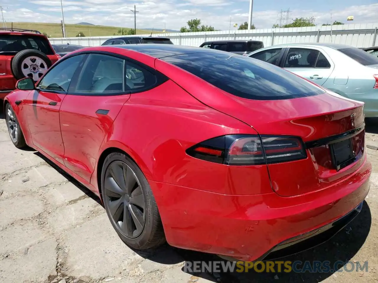 3 fotografías del automóvil dañado 5YJSA1E53NF473769 TESLA MODEL S 2022