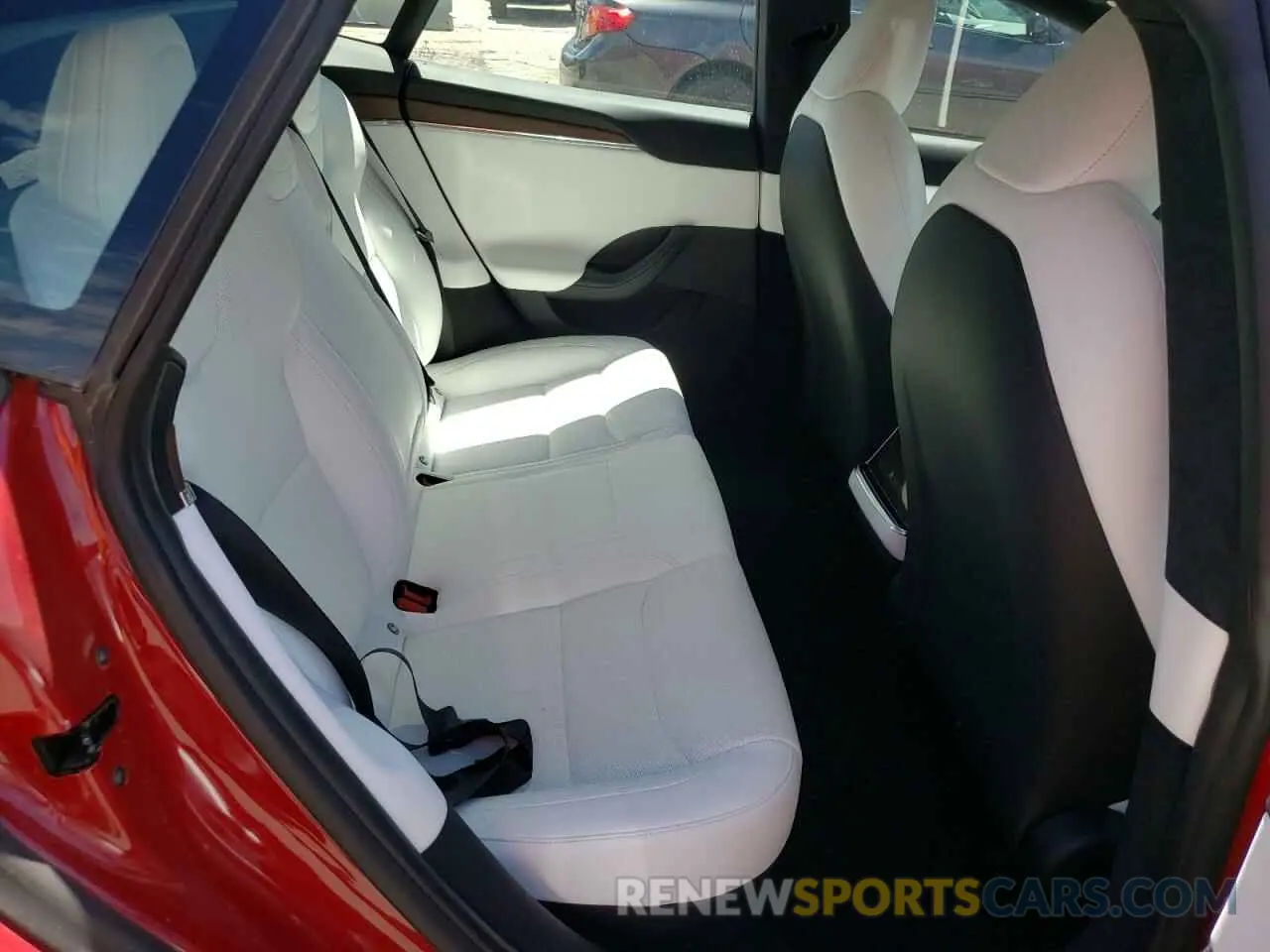 6 fotografías del automóvil dañado 5YJSA1E53NF473769 TESLA MODEL S 2022