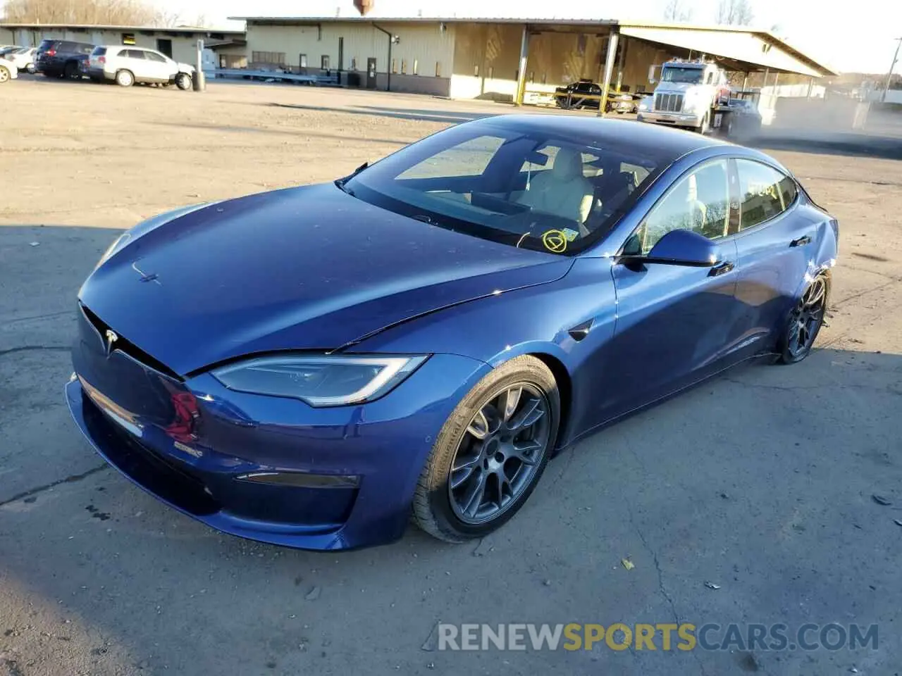 2 fotografías del automóvil dañado 5YJSA1E53NF475845 TESLA MODEL S 2022