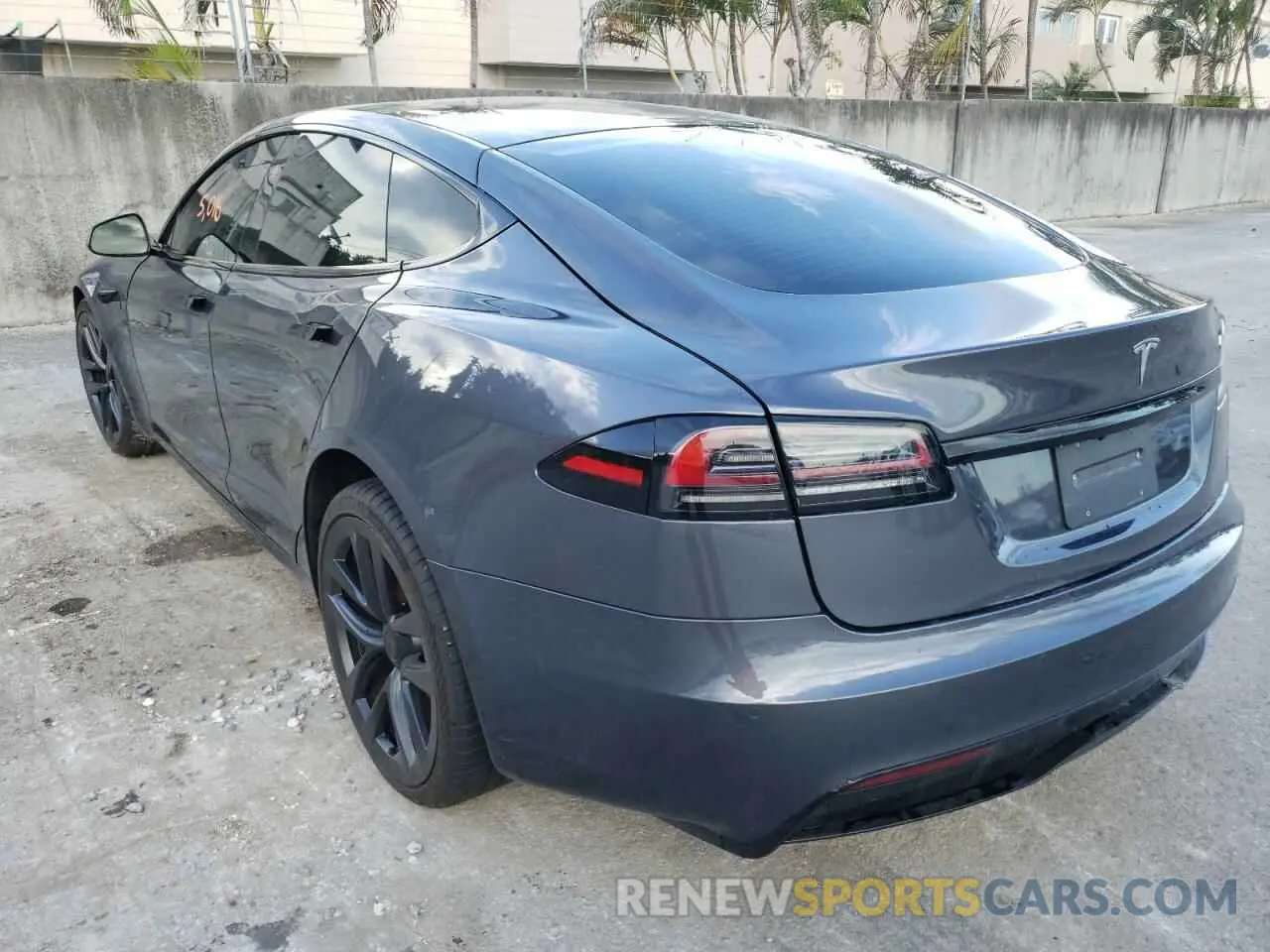 3 fotografías del automóvil dañado 5YJSA1E53NF478485 TESLA MODEL S 2022