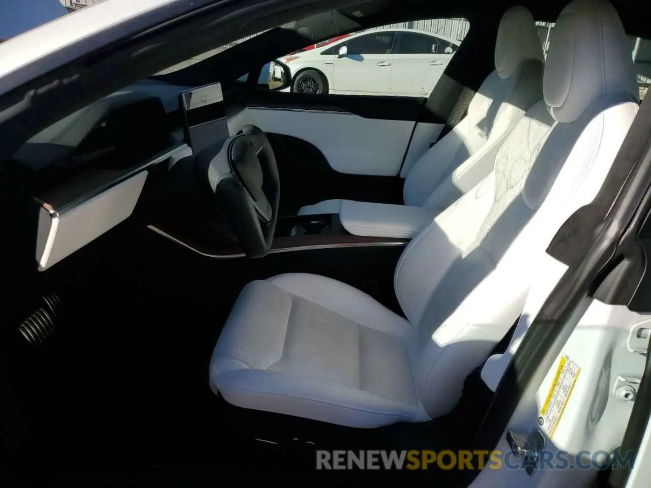 7 fotografías del automóvil dañado 5YJSA1E53NF478809 TESLA MODEL S 2022