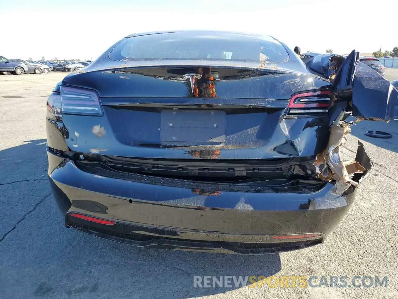 6 fotografías del automóvil dañado 5YJSA1E53NF483038 TESLA MODEL S 2022