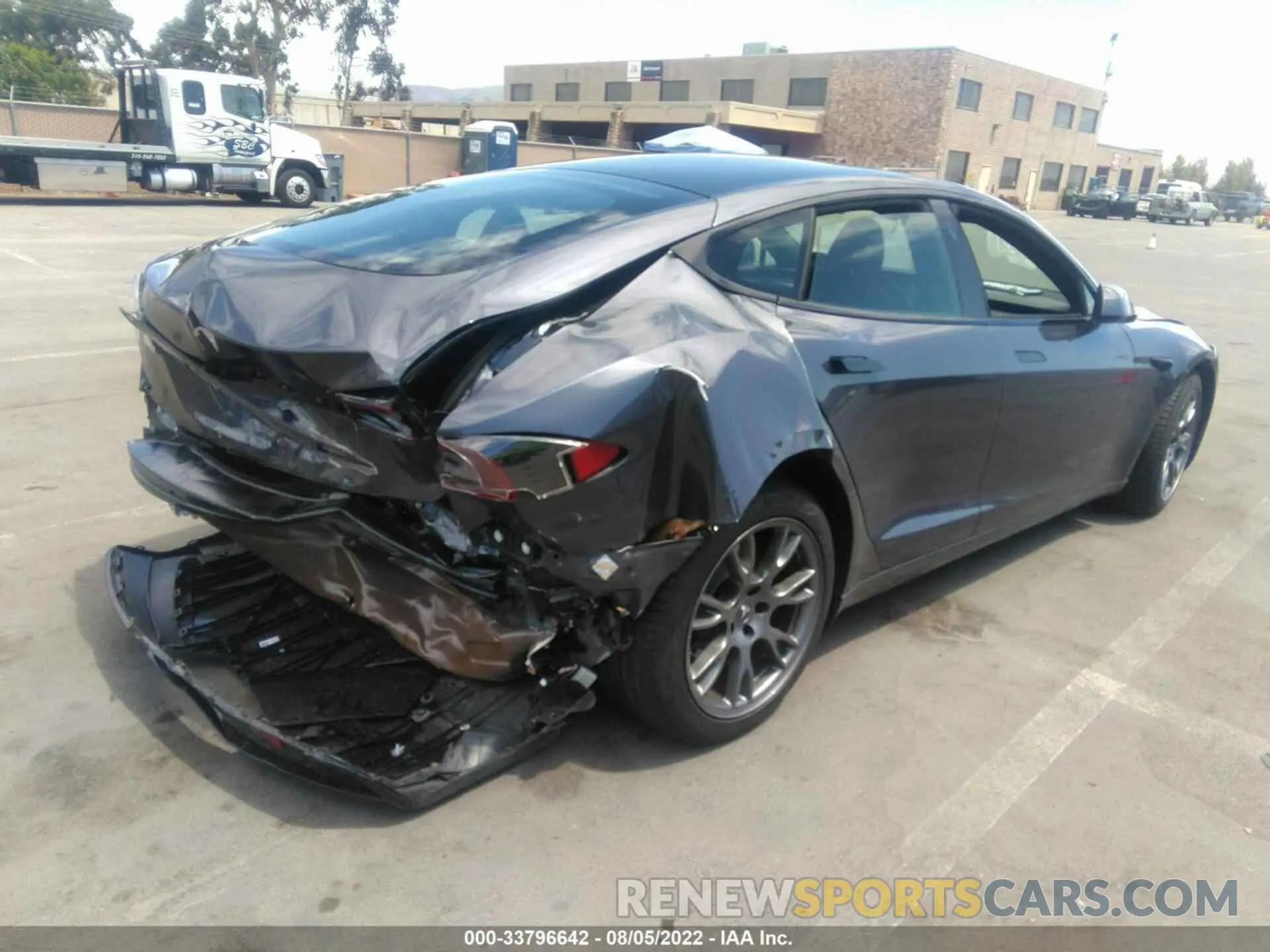4 fotografías del automóvil dañado 5YJSA1E55NF461154 TESLA MODEL S 2022