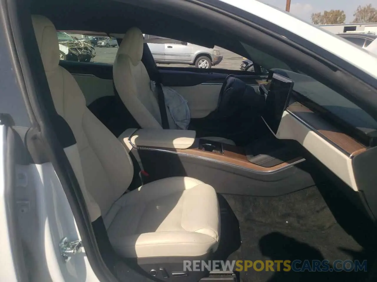 5 fotografías del automóvil dañado 5YJSA1E55NF467102 TESLA MODEL S 2022