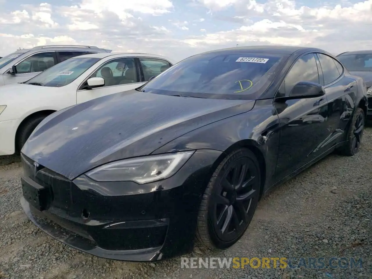 2 fotografías del automóvil dañado 5YJSA1E55NF475183 TESLA MODEL S 2022