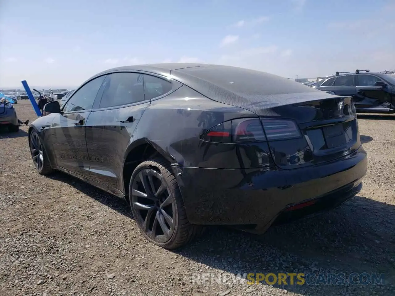 3 fotografías del automóvil dañado 5YJSA1E55NF475183 TESLA MODEL S 2022