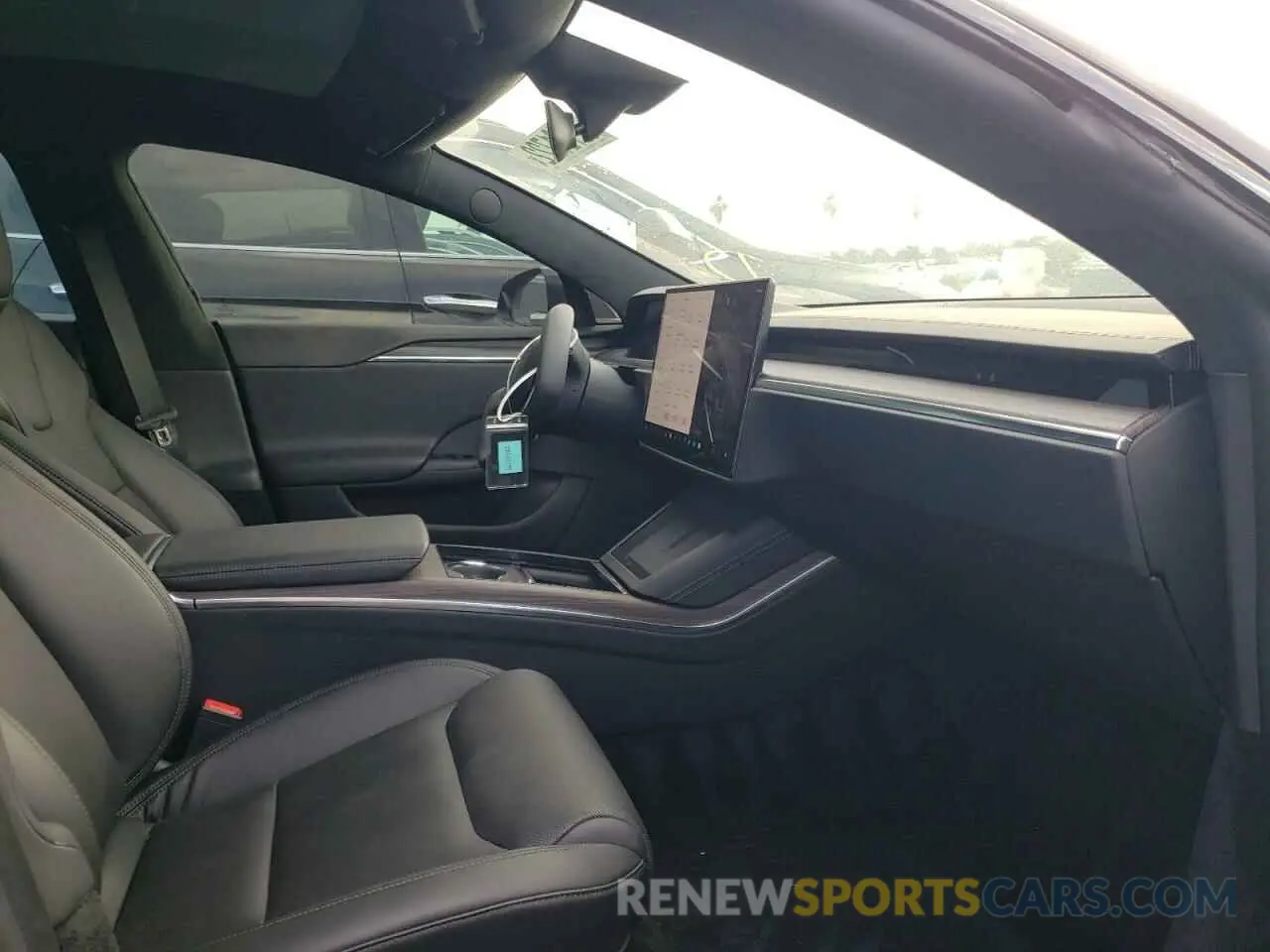 5 fotografías del automóvil dañado 5YJSA1E55NF475183 TESLA MODEL S 2022