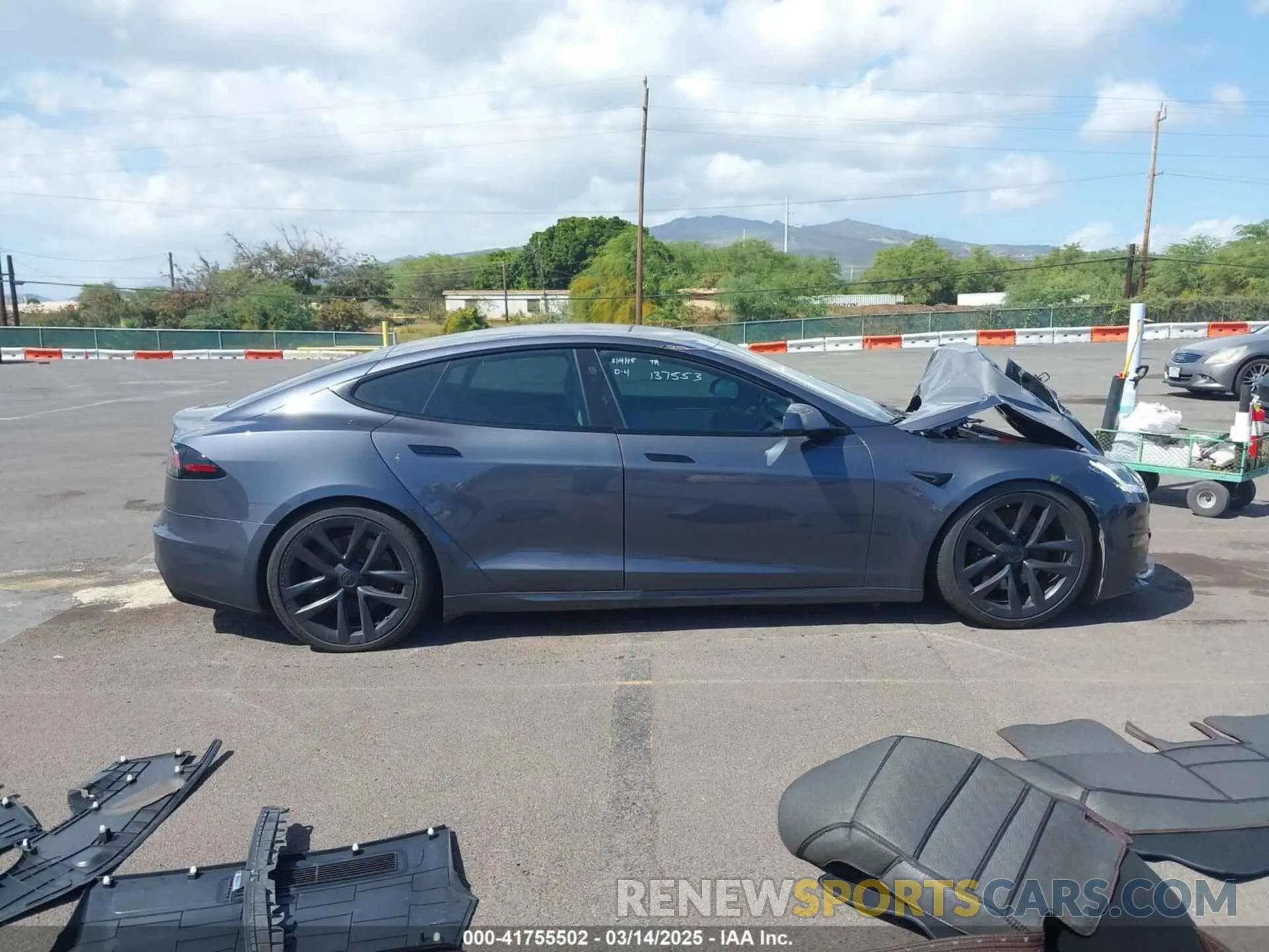 14 fotografías del automóvil dañado 5YJSA1E55NF483364 TESLA MODEL S 2022