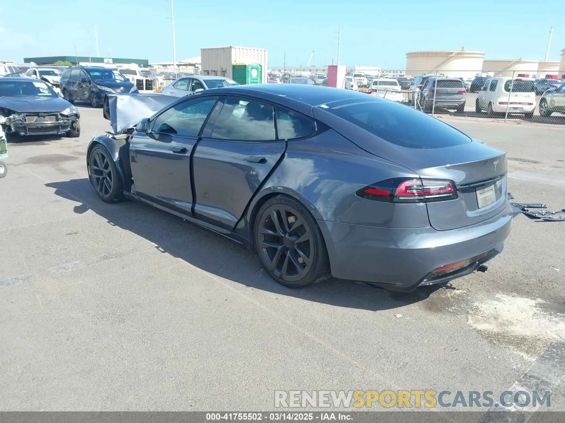 3 fotografías del automóvil dañado 5YJSA1E55NF483364 TESLA MODEL S 2022